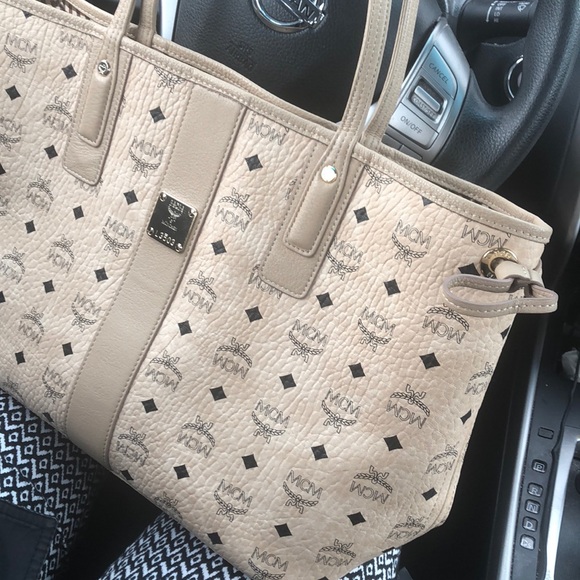 MCM Liz Reversible Medium Visetos Tote Bag - Picture 3 of 5